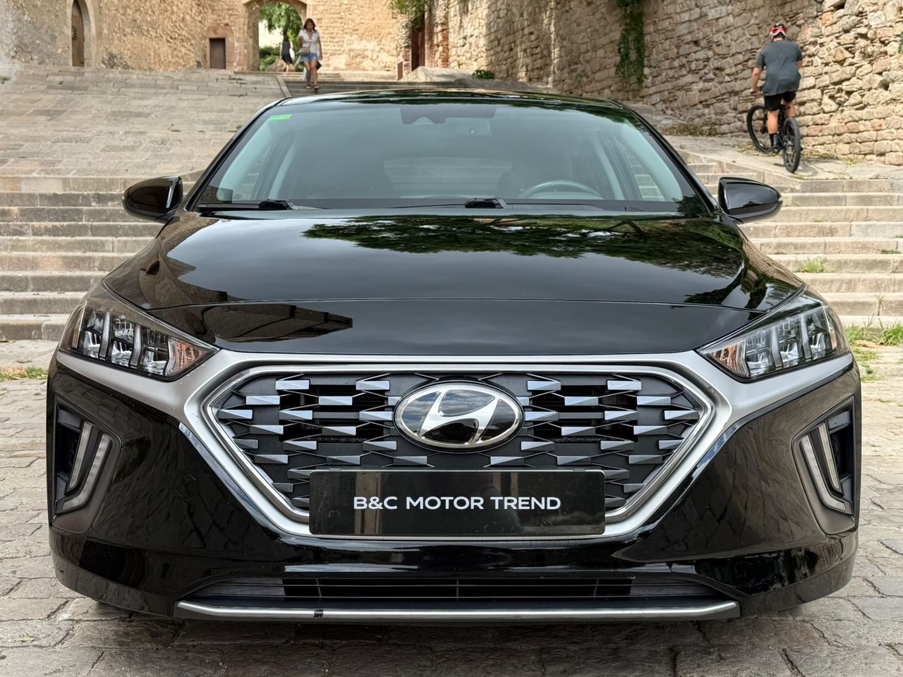 Hyundai IONIQ Híbrido 1.6 GDI 104 kW 2022 de segunda mano en Barcelona