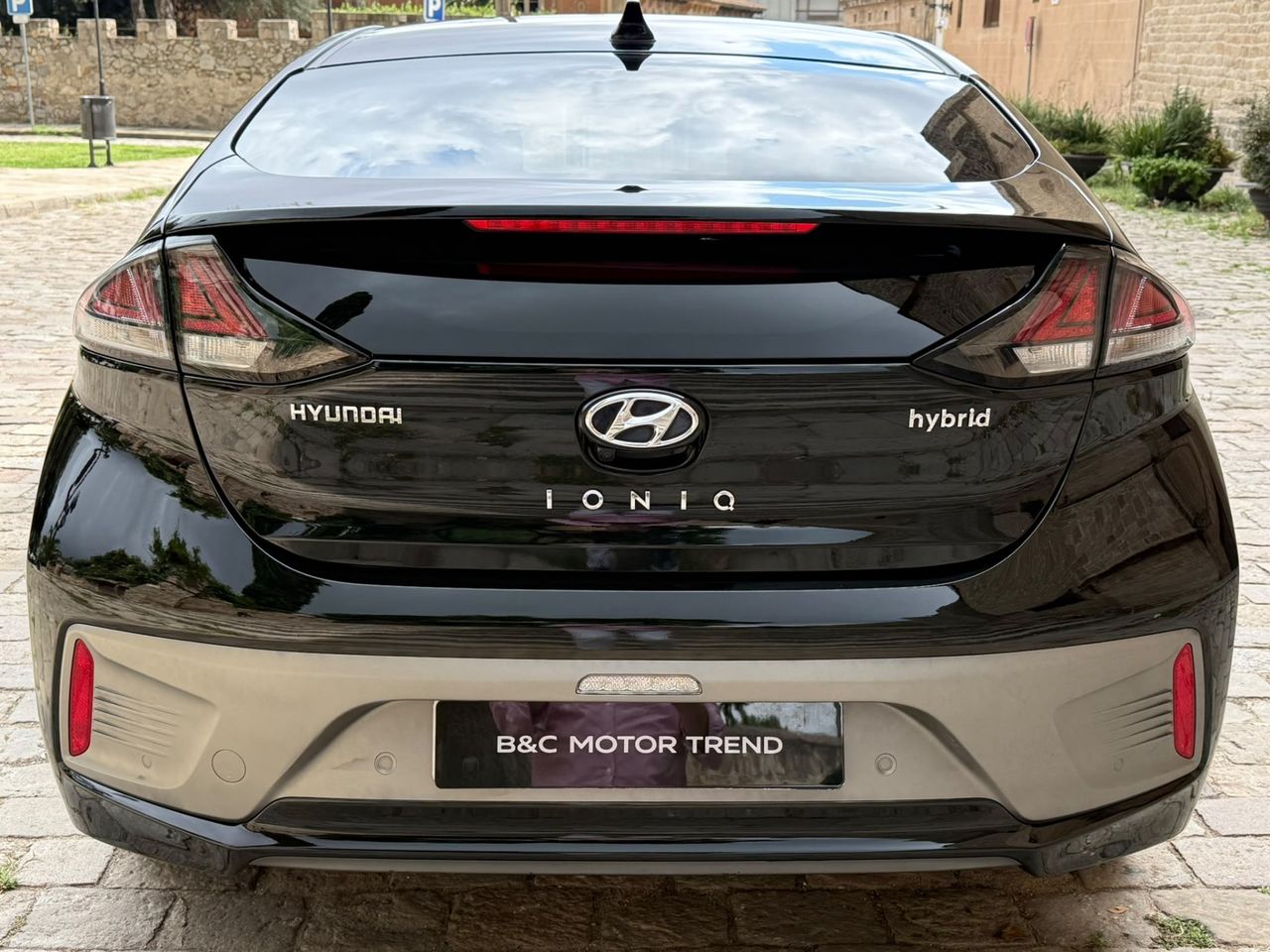 Hyundai IONIQ Híbrido 1.6 GDI 104 kW 2022 de segunda mano en Barcelona
