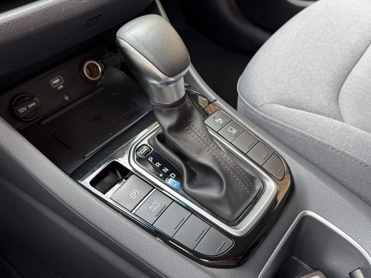 Hyundai IONIQ Híbrido 1.6 GDI 104 kW 2022 de segunda mano en Barcelona