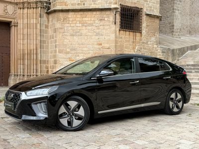 Hyundai IONIQ  Híbrido 1.6 GDI 104 kW  2022 - de segunda mano en Barcelona