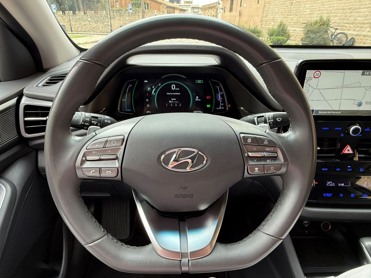Hyundai IONIQ Híbrido 1.6 GDI 104 kW 2022 de segunda mano en Barcelona