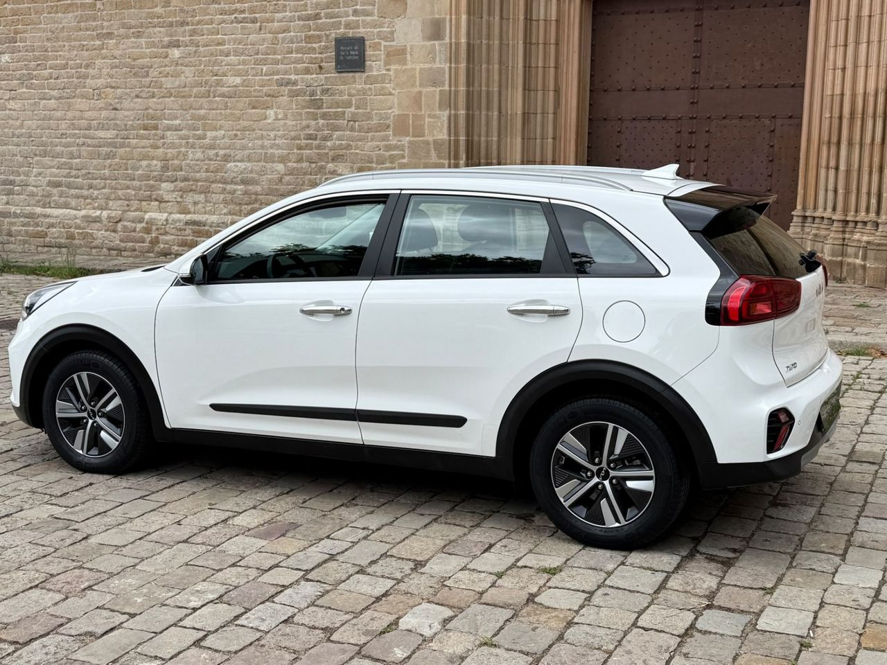 Kia Niro 1.6 GDi HEV 141 CV Drive 2022 de segunda mano en Barcelona
