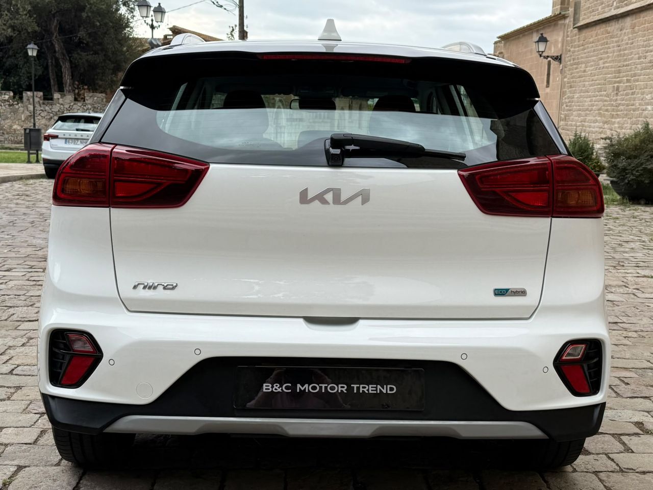Kia Niro 1.6 GDi HEV 141 CV Drive 2022 de segunda mano en Barcelona