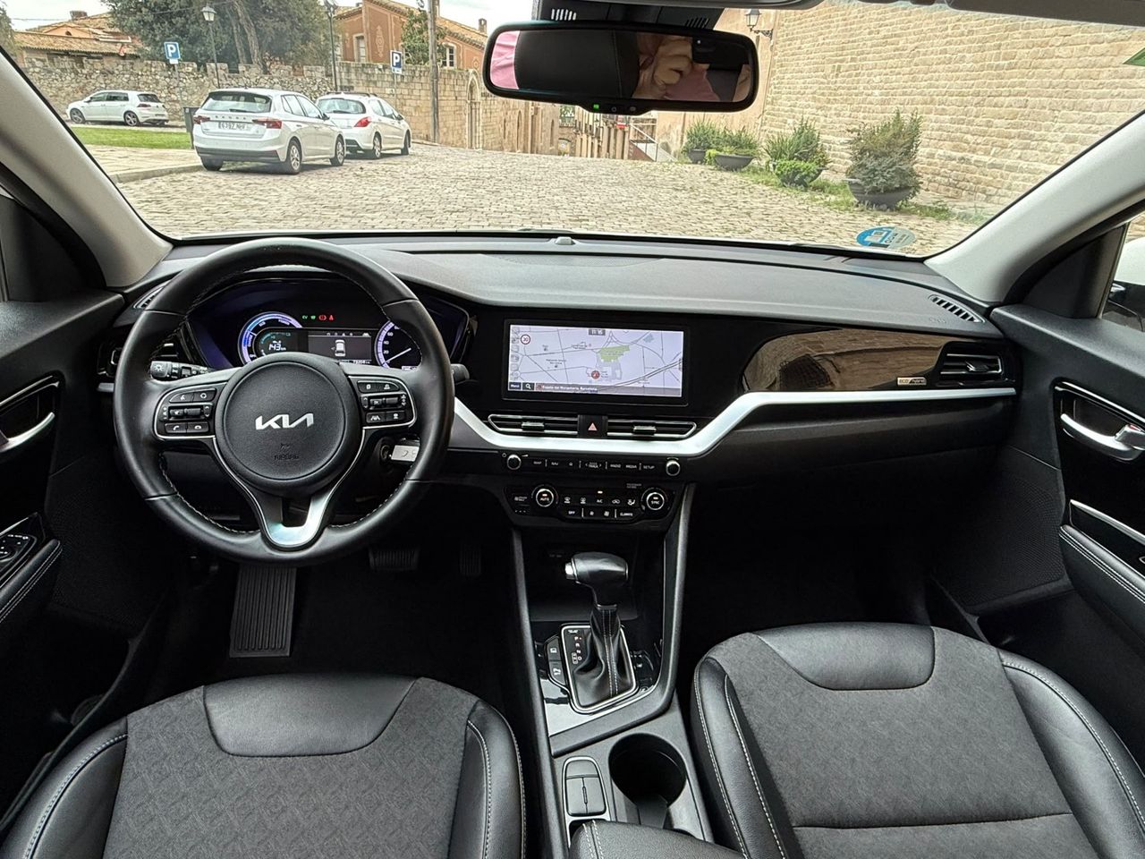 Kia Niro 1.6 GDi HEV 141 CV Drive 2022 de segunda mano en Barcelona