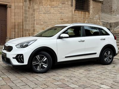 Kia Niro  1.6 GDi HEV 141 CV Drive  2022 - de segunda mano en Barcelona