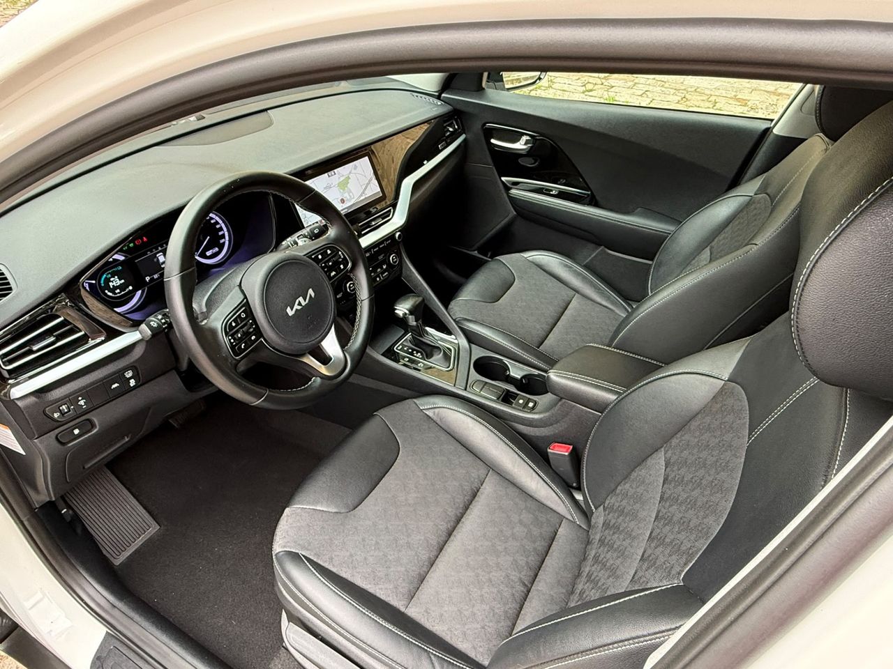 Kia Niro 1.6 GDi HEV 141 CV Drive 2022 de segunda mano en Barcelona
