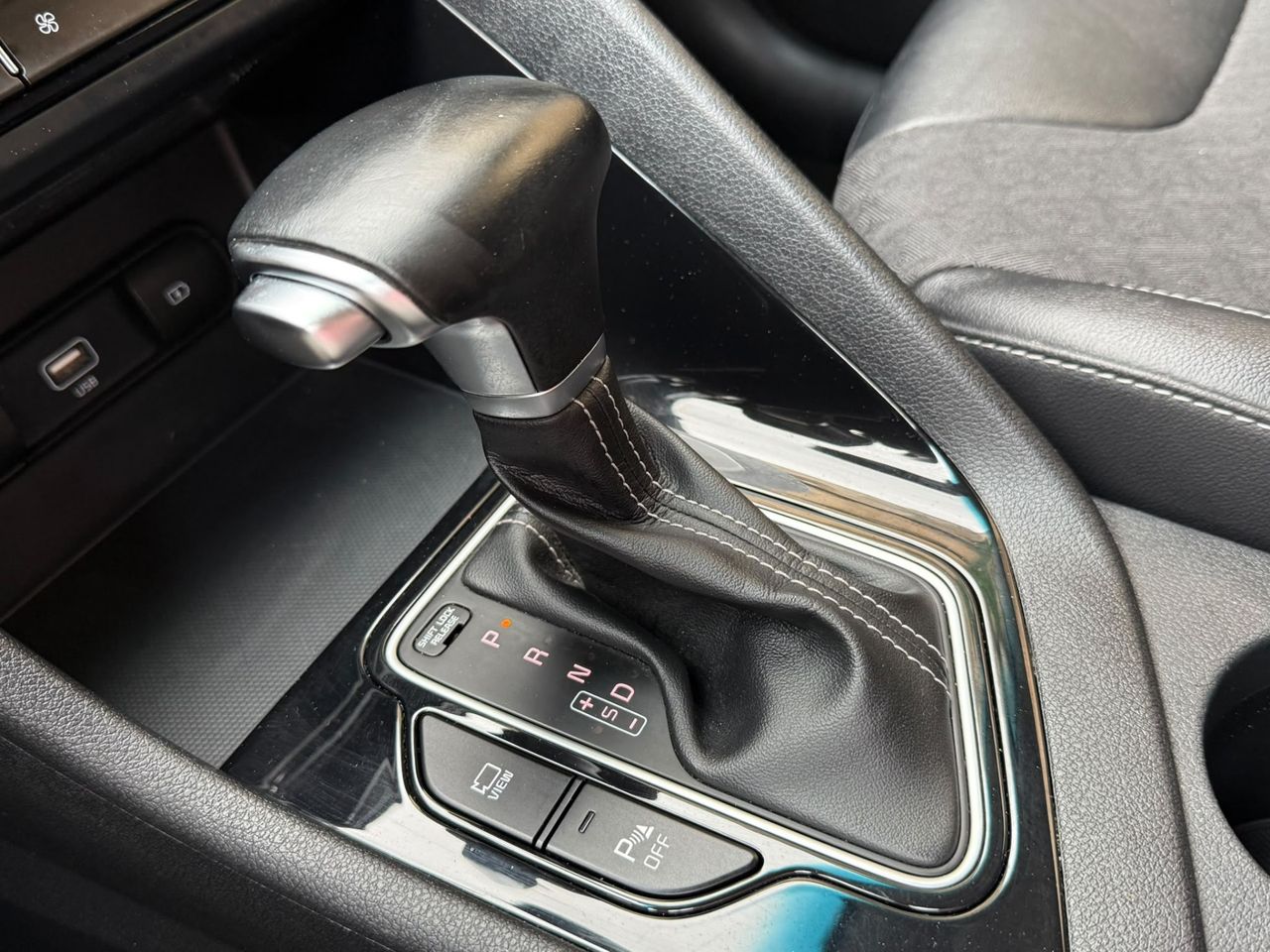Kia Niro 1.6 GDi HEV 141 CV Drive 2022 de segunda mano en Barcelona