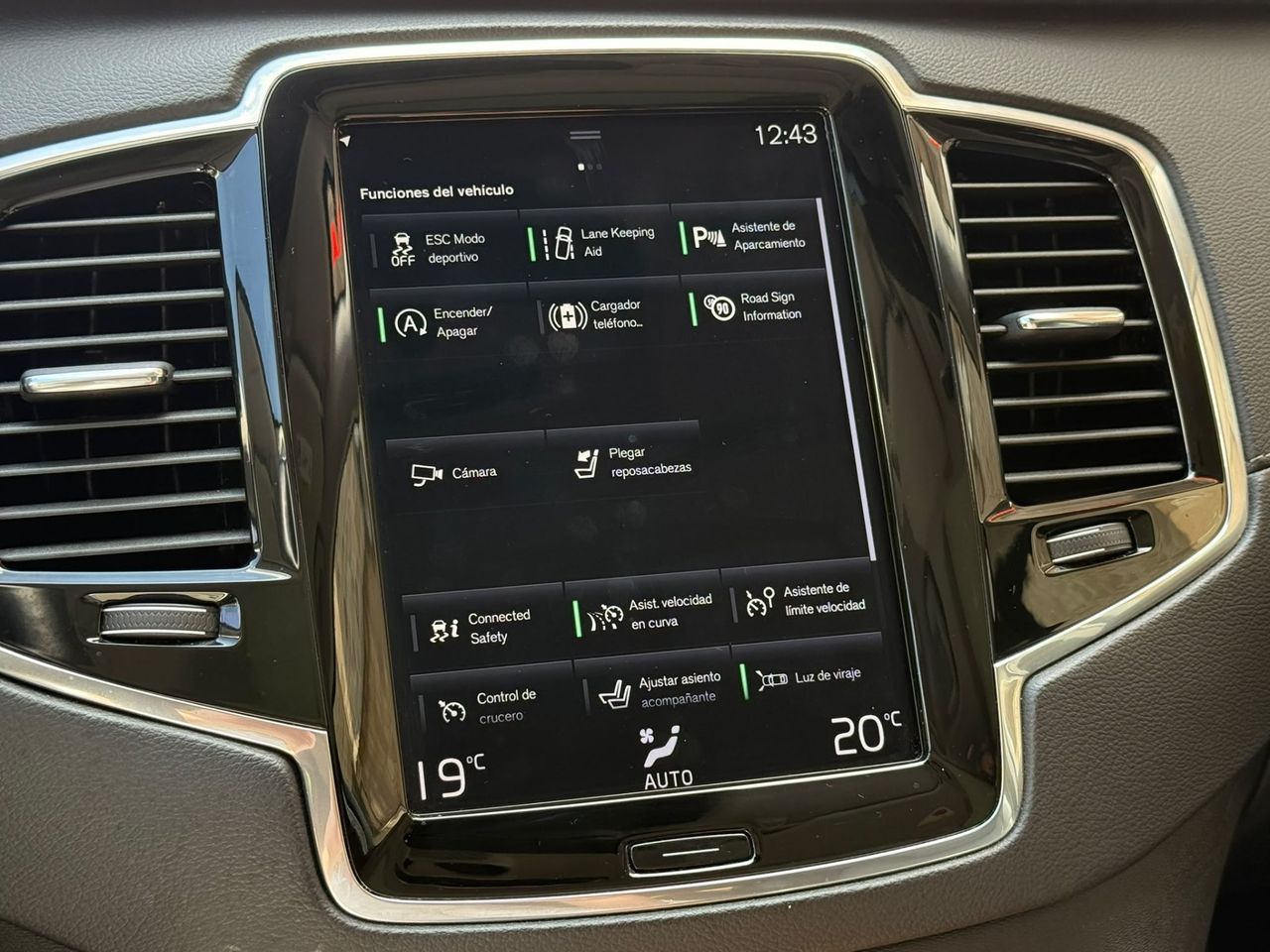 Volvo XC90 B5 Diesel Inscription AWD 2021 de segunda mano en Barcelona