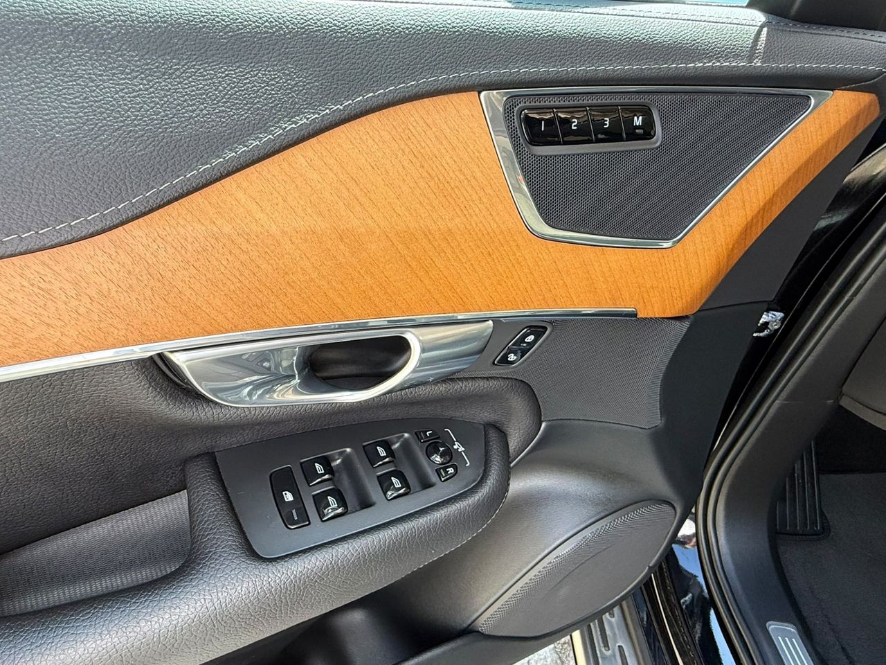 Volvo XC90 B5 Diesel Inscription AWD 2021 de segunda mano en Barcelona
