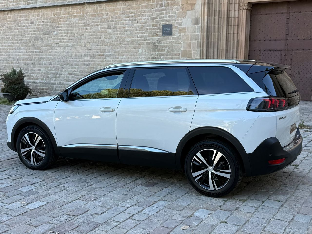Peugeot 5008 GT BlueHDi 130 EAT8 2022 de segunda mano en Barcelona