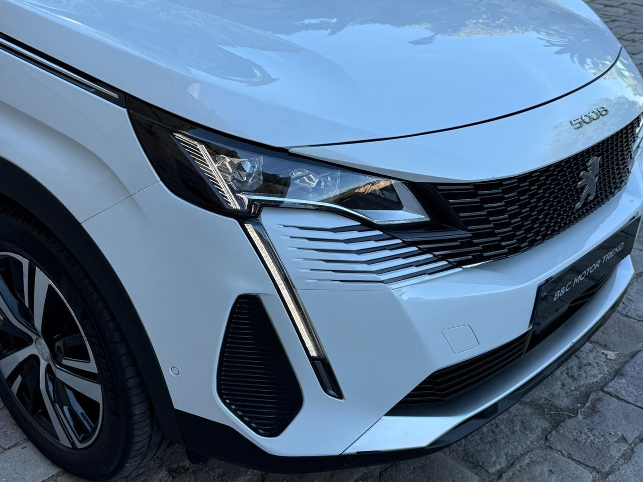 Peugeot 5008 GT BlueHDi 130 EAT8 2022 de segunda mano en Barcelona