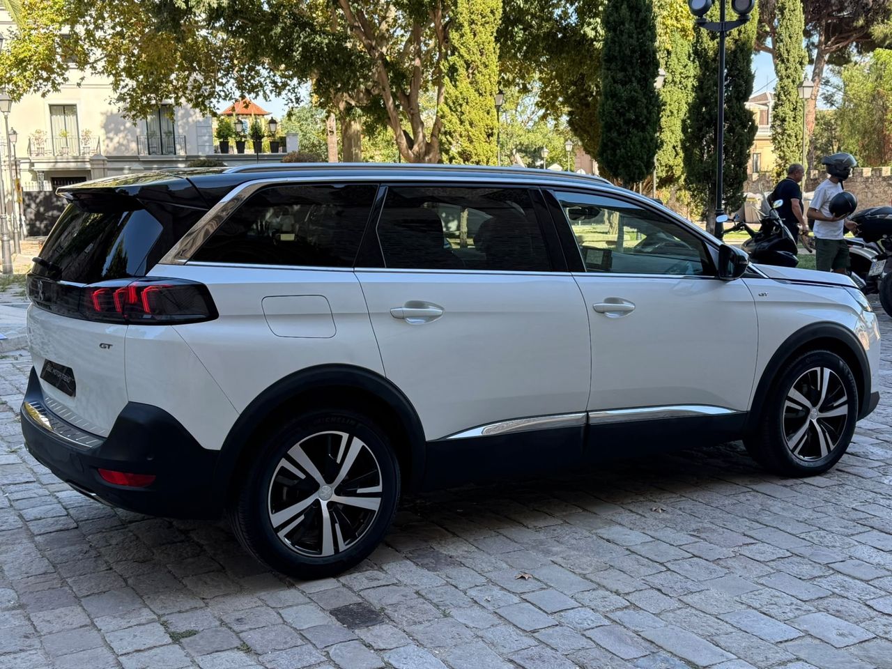 Peugeot 5008 GT BlueHDi 130 EAT8 2022 de segunda mano en Barcelona