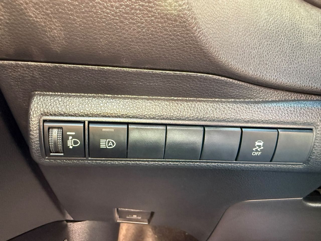 Toyota Corolla Touring Sports 125H Business 2021 de segunda mano en Barcelona