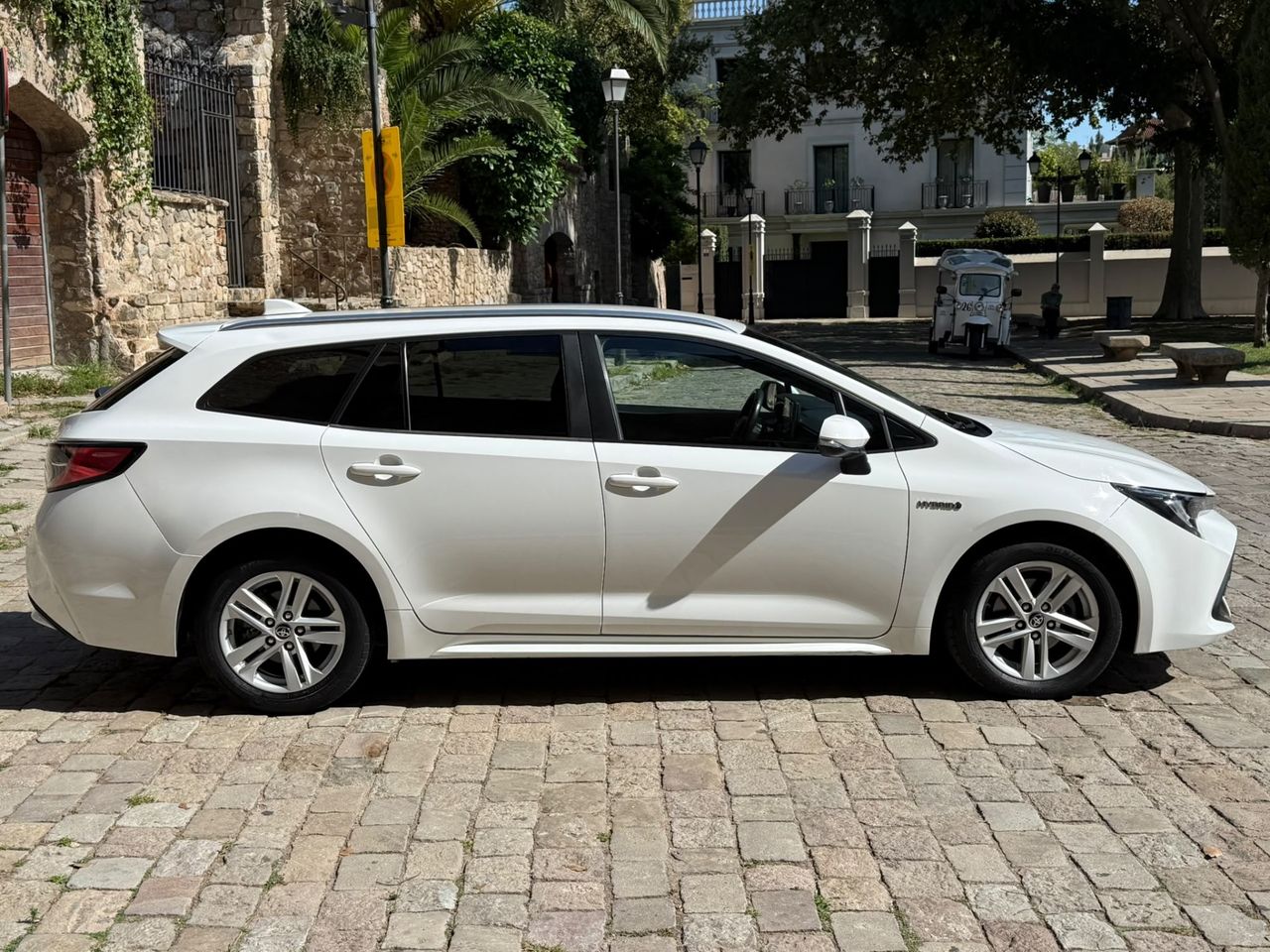 Toyota Corolla Touring Sports 125H Business 2021 de segunda mano en Barcelona
