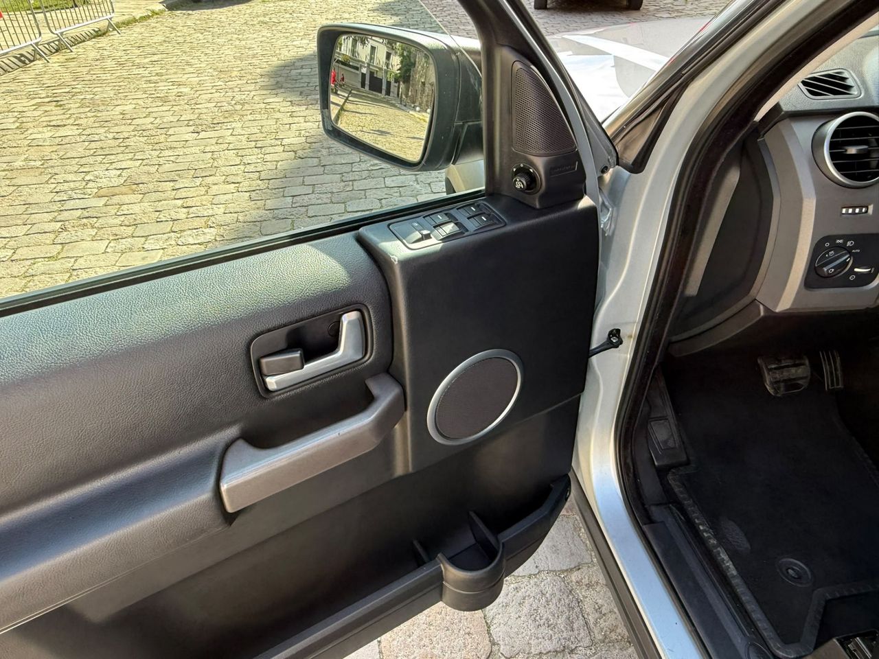 Land-Rover Discovery 3 TDV6 2.7 SE CommandShift 2006 de segunda mano en Barcelona