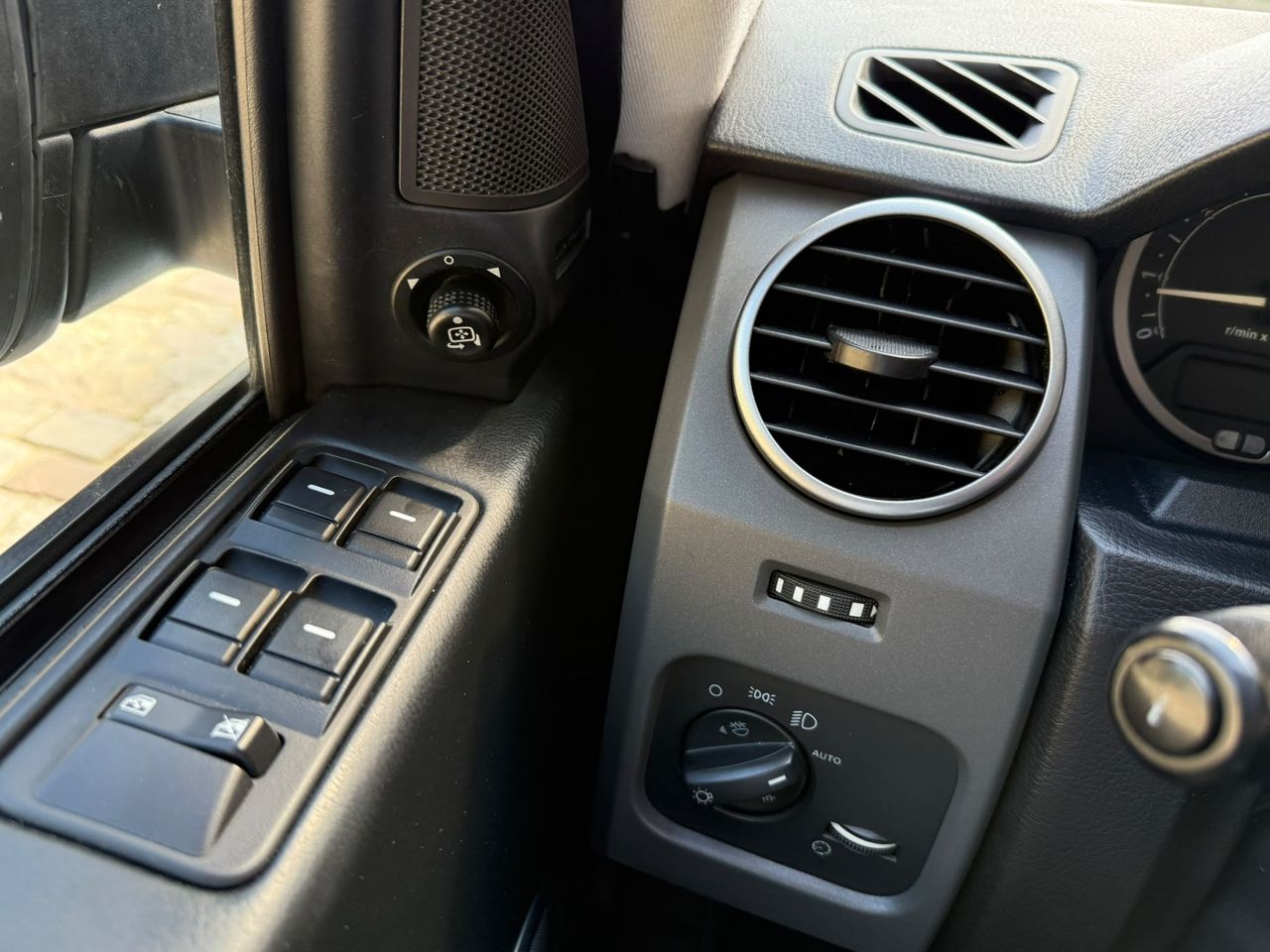 Land-Rover Discovery 3 TDV6 2.7 SE CommandShift 2006 de segunda mano en Barcelona