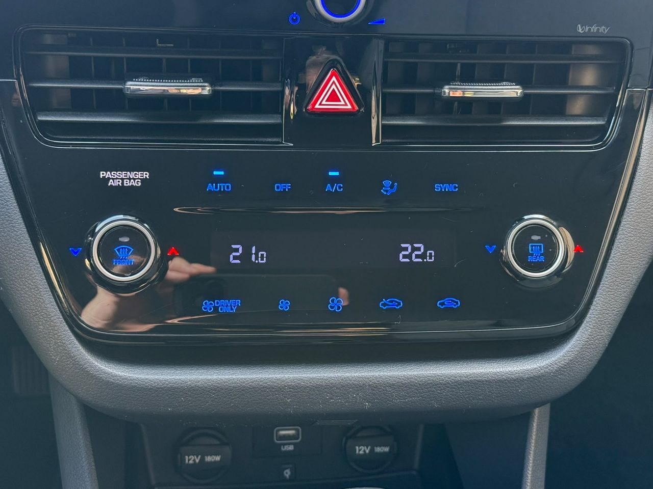Hyundai IONIQ Híbrido 1.6 GDI 104 kW 2022 de segunda mano en Barcelona