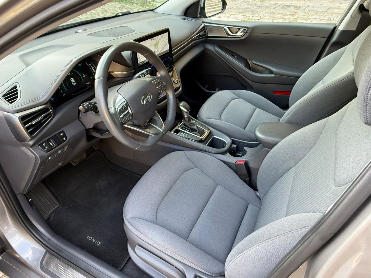 Hyundai IONIQ Híbrido 1.6 GDI 104 kW 2022 de segunda mano en Barcelona