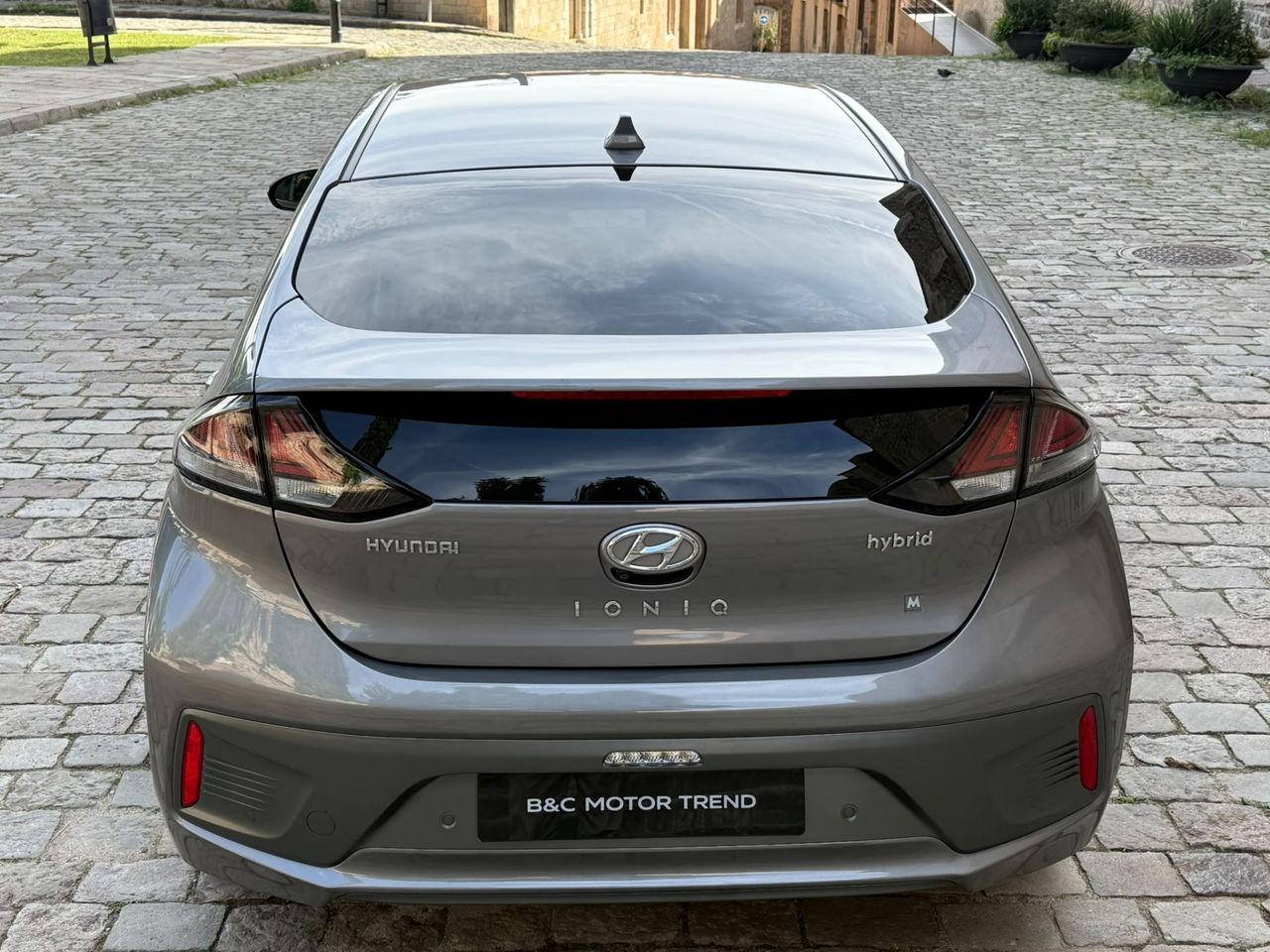 Hyundai IONIQ Híbrido 1.6 GDI 104 kW 2022 de segunda mano en Barcelona