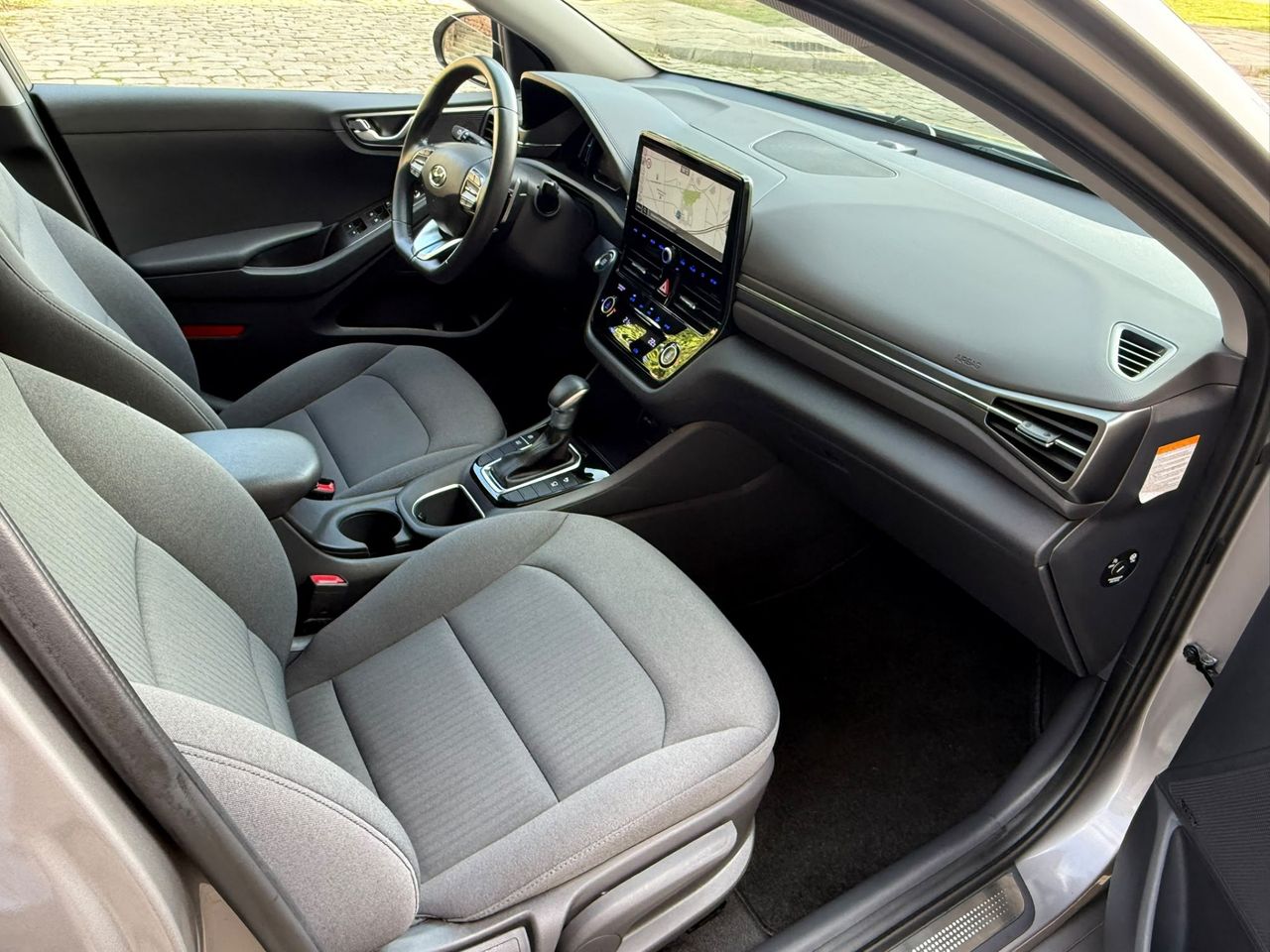 Hyundai IONIQ Híbrido 1.6 GDI 104 kW 2022 de segunda mano en Barcelona