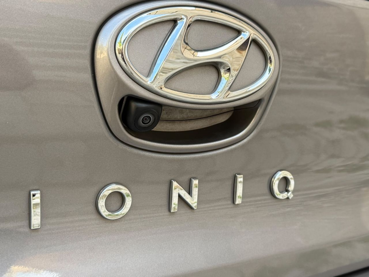 Hyundai IONIQ Híbrido 1.6 GDI 104 kW 2022 de segunda mano en Barcelona