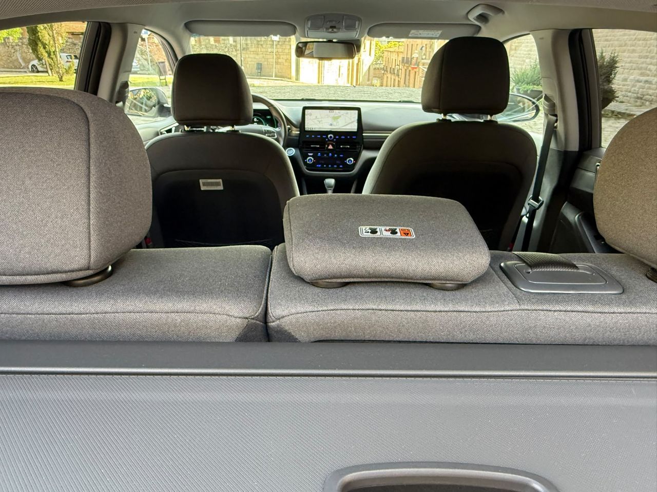 Hyundai IONIQ Híbrido 1.6 GDI 104 kW 2022 de segunda mano en Barcelona
