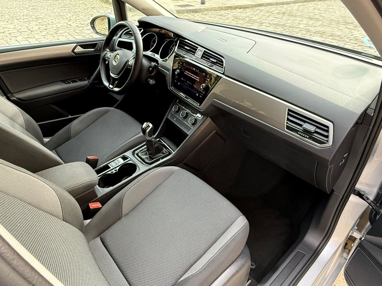 Volkswagen Touran Advance 2.0 TDI 90 kW 2022 de segunda mano en Barcelona