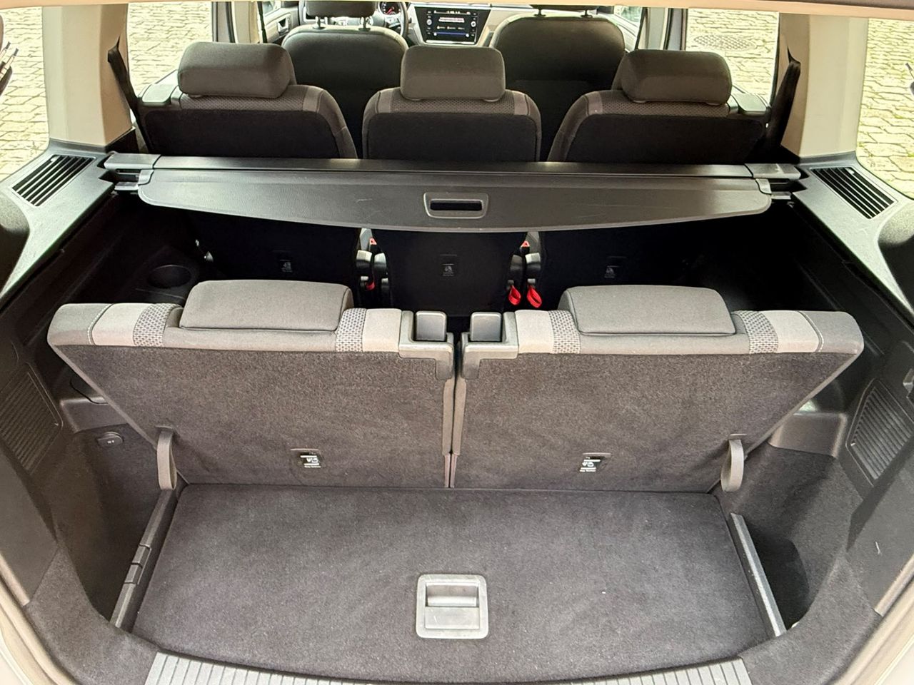 Volkswagen Touran Advance 2.0 TDI 90 kW 2022 de segunda mano en Barcelona