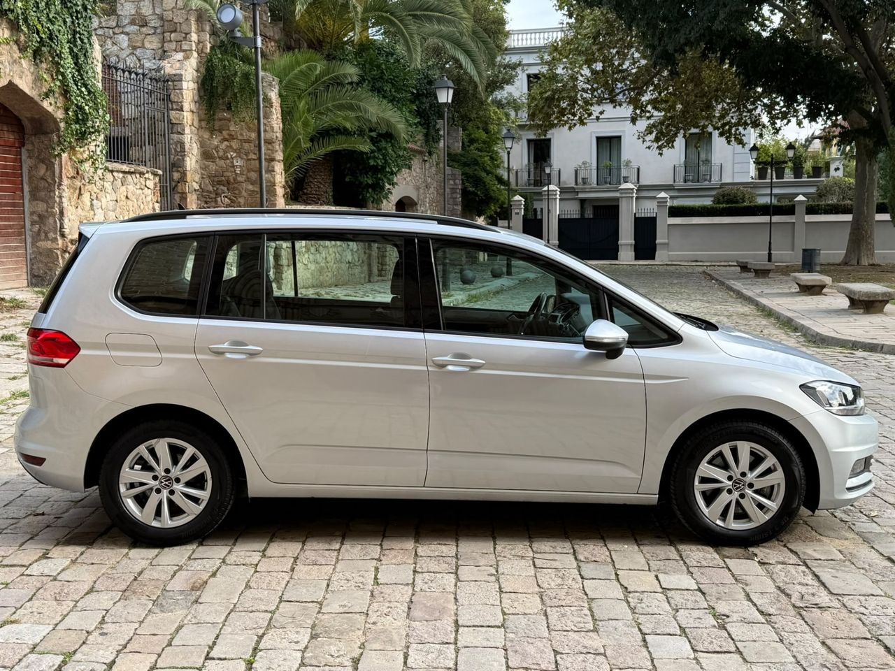 Volkswagen Touran Advance 2.0 TDI 90 kW 2022 de segunda mano en Barcelona