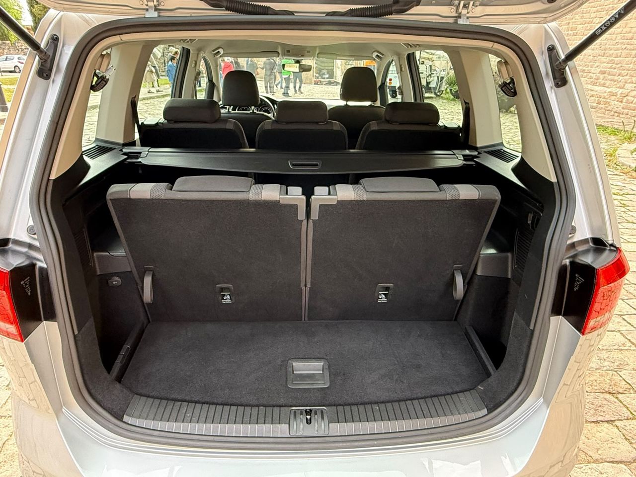 Volkswagen Touran Advance 2.0 TDI 90 kW 2022 de segunda mano en Barcelona