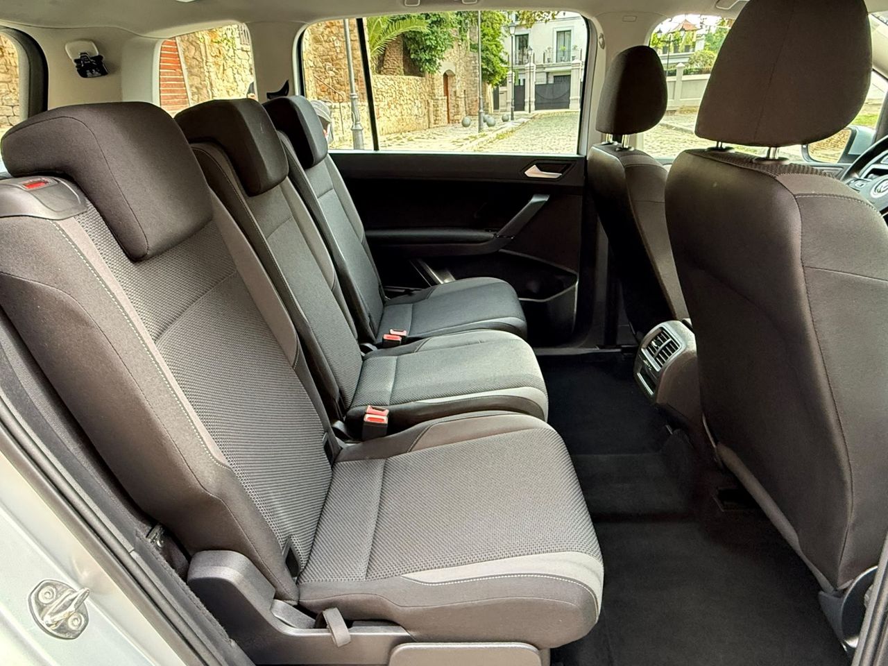 Volkswagen Touran Advance 2.0 TDI 90 kW 2022 de segunda mano en Barcelona