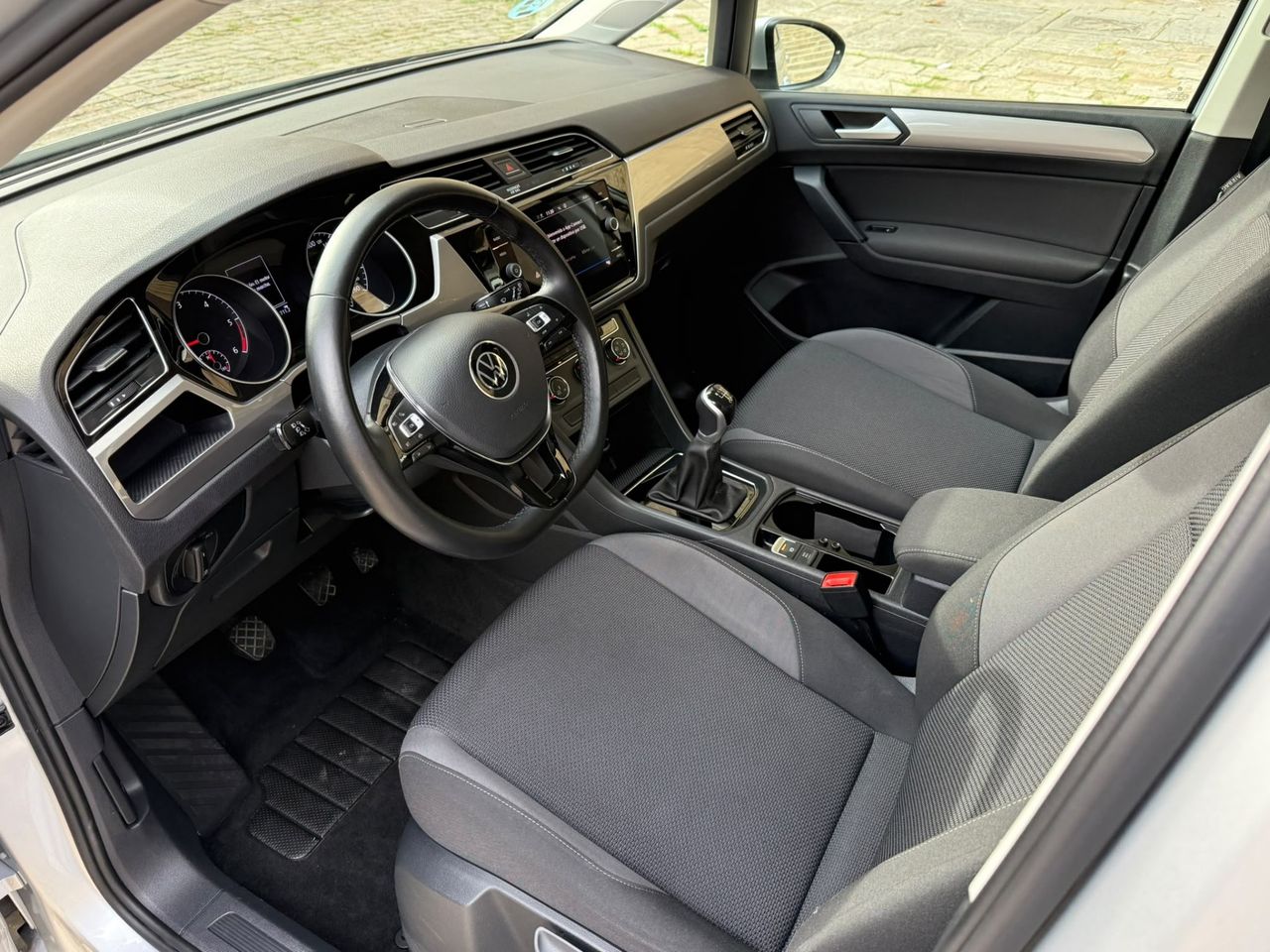 Volkswagen Touran Advance 2.0 TDI 90 kW 2022 de segunda mano en Barcelona