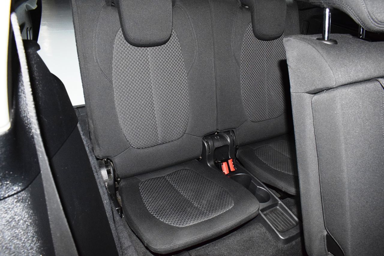 BMW Serie 2 Gran Tourer GRAN TOURER 218d xDrive  - Foto 17