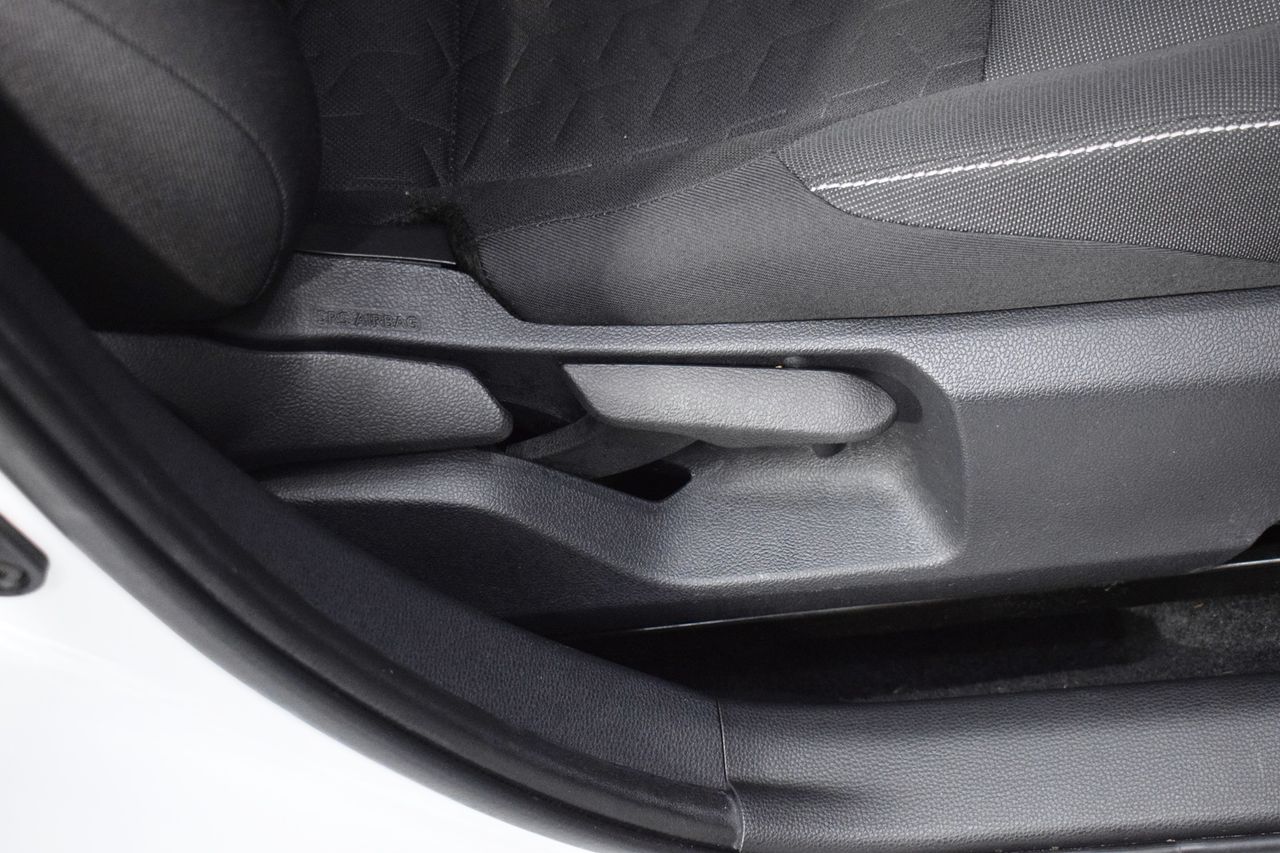 Toyota Corolla 1.8 HYBRID ACTIVE TECH E-CVT  - Foto 14