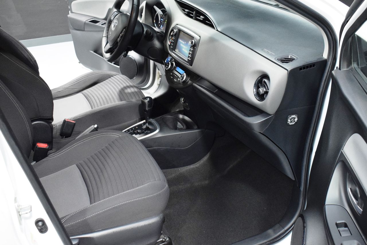 Toyota Yaris 1.5 100H Active Tech  - Foto 11