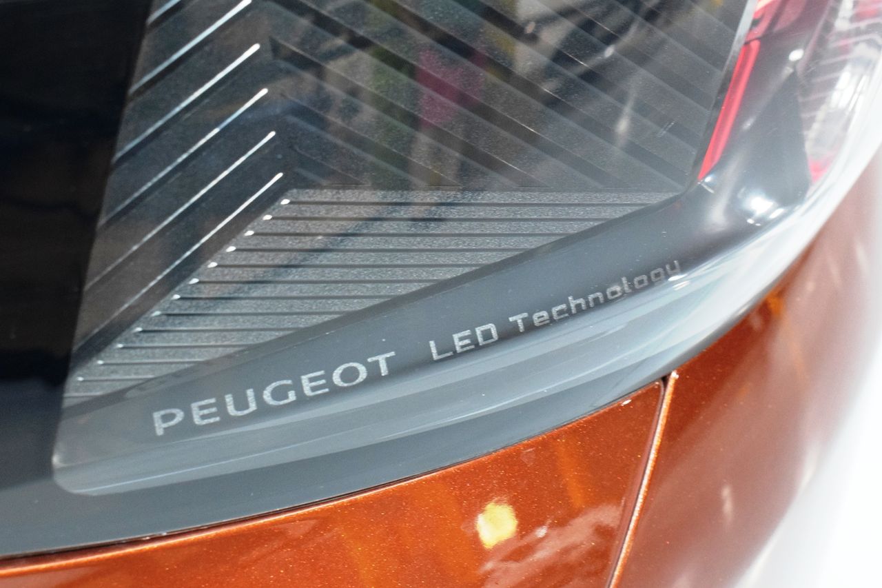 Peugeot 5008 Allure 1.5 HDI 130CV  - Foto 38