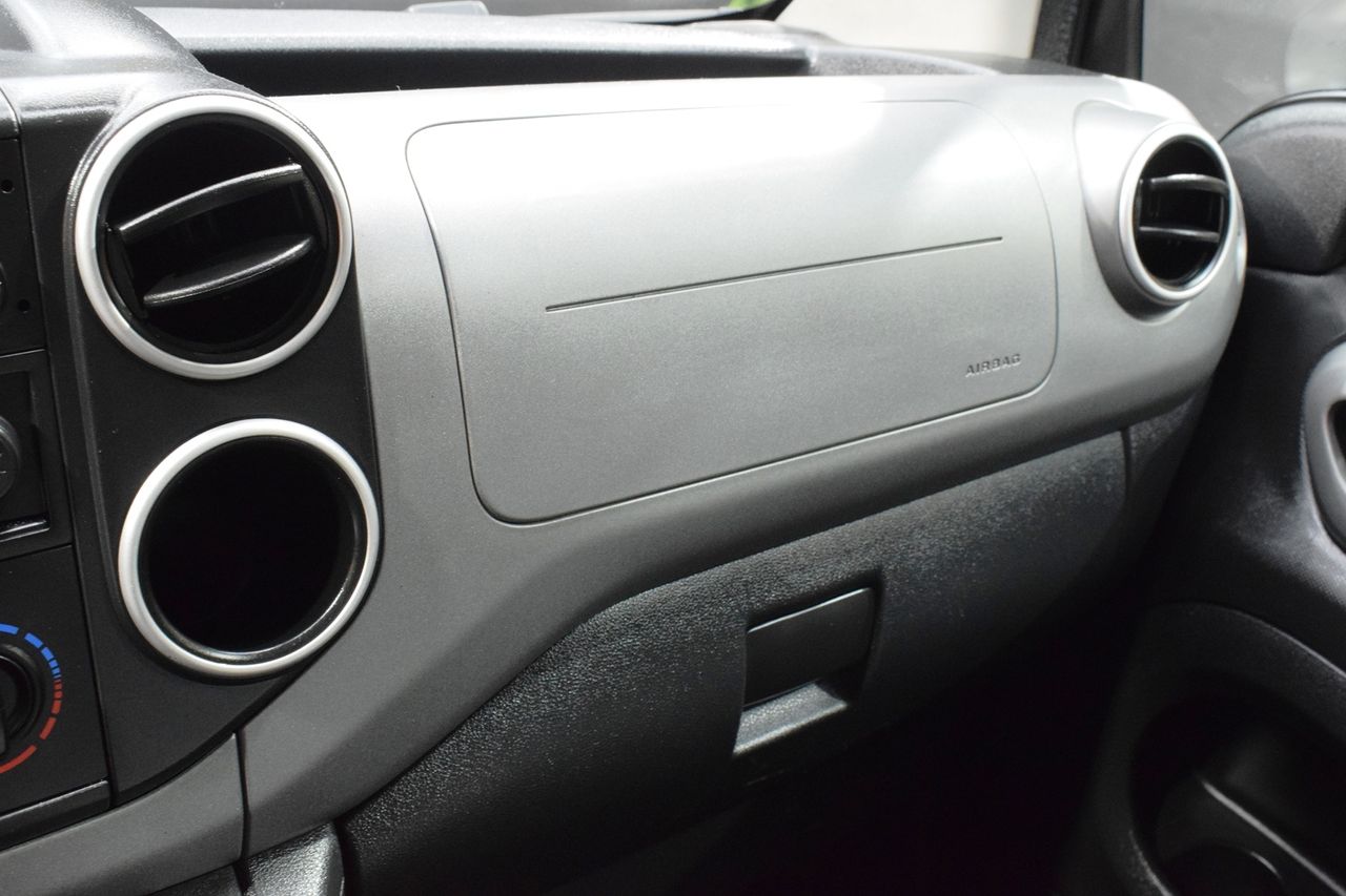 Citroën Berlingo Combi Live Edition 1.6 BlueHDi 100CV MT5 E5  - Foto 16