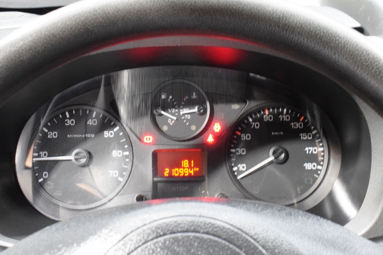 Citroën Berlingo Combi Live Edition 1.6 BlueHDi 100CV MT5 E5  - Foto 14