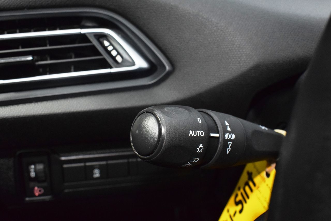 Peugeot 308 SW ACTIVE PACK BLUEHDI 100 SS  - Foto 14