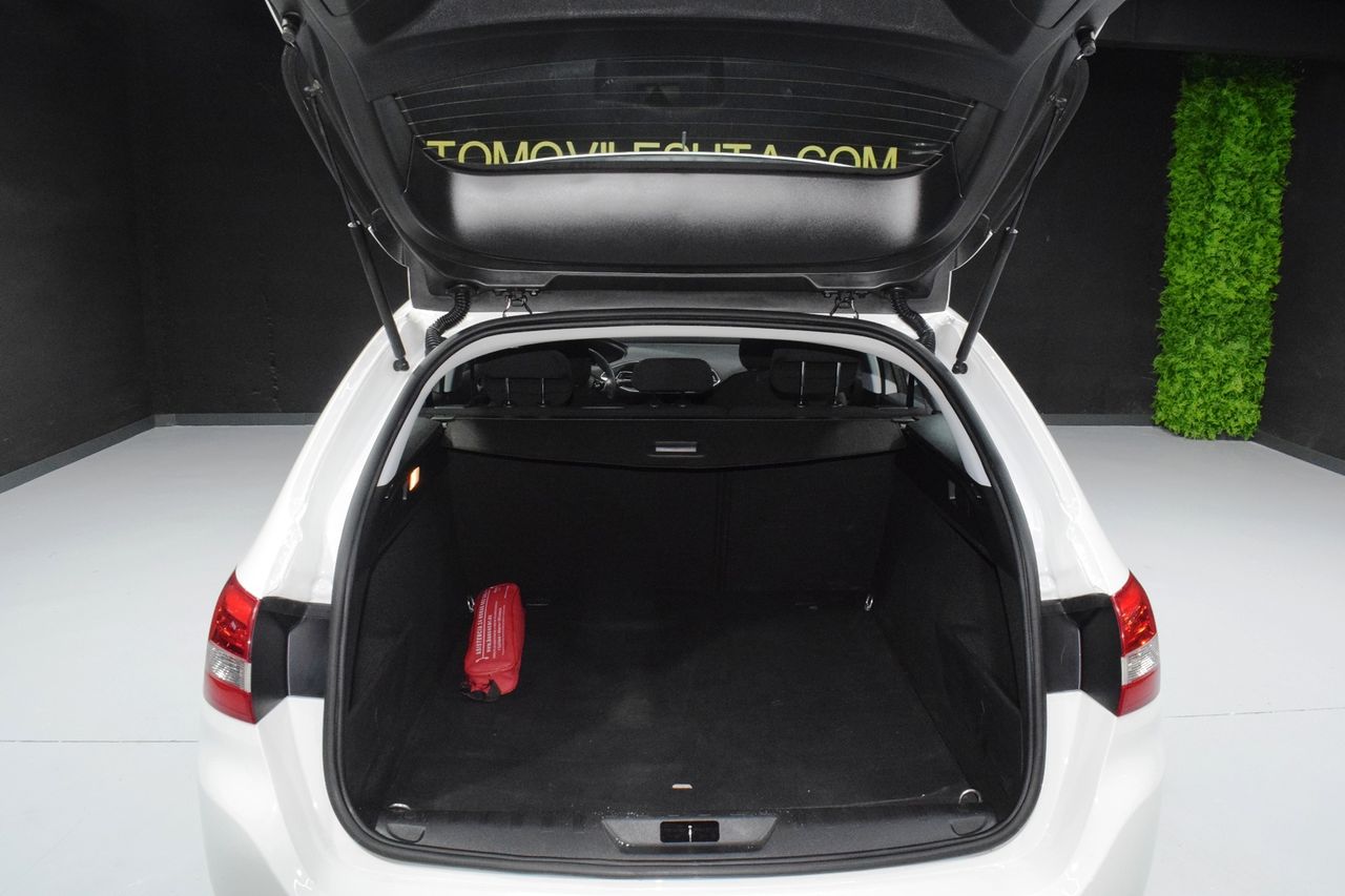 Peugeot 308 SW ACTIVE PACK BLUEHDI 100 SS  - Foto 8