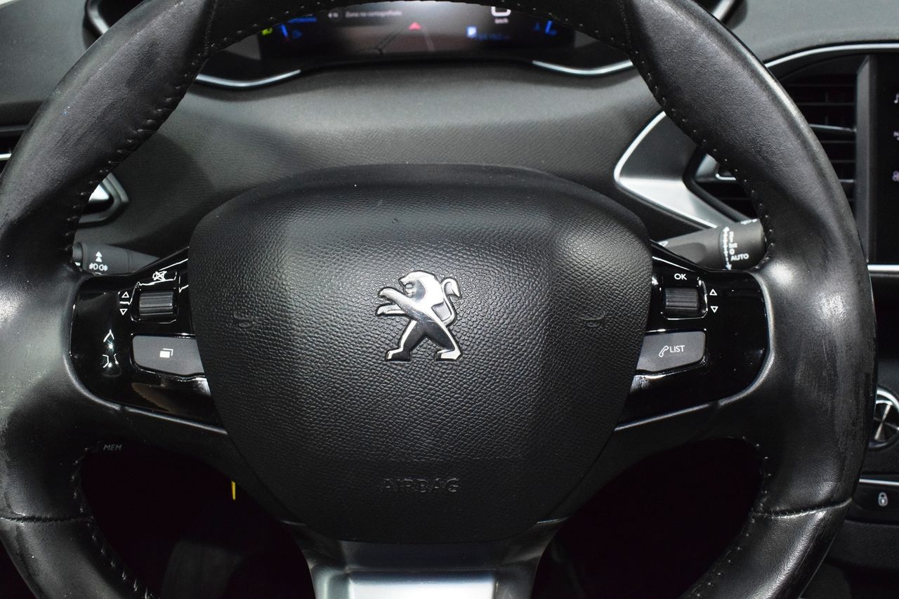 Peugeot 308 SW ACTIVE PACK BLUEHDI 100 SS  - Foto 12