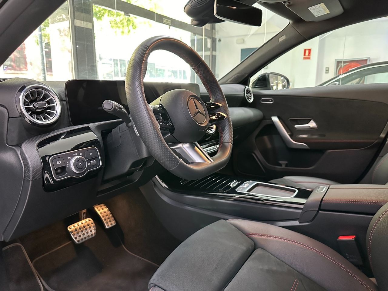 mercedes clase a 2023 / foto grande (3)
