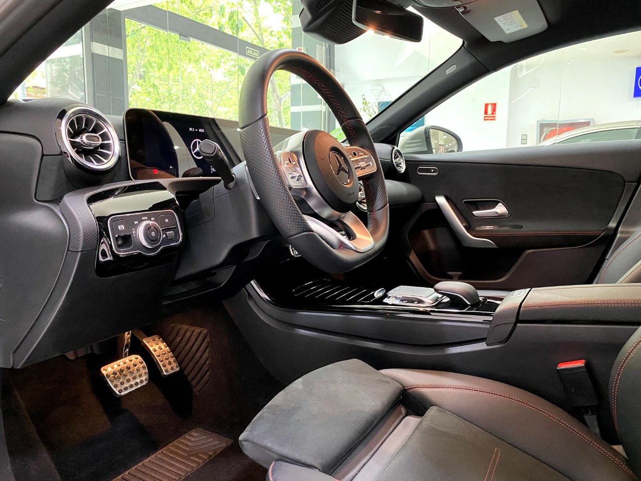 mercedes clase a 2020 / foto grande (3)