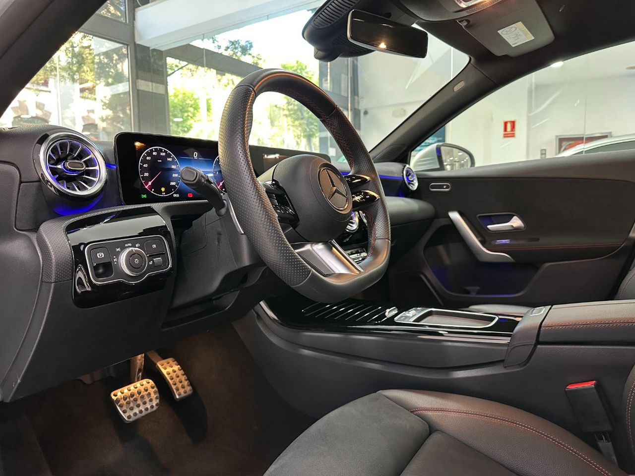 mercedes clase a 2023 / foto grande (3)