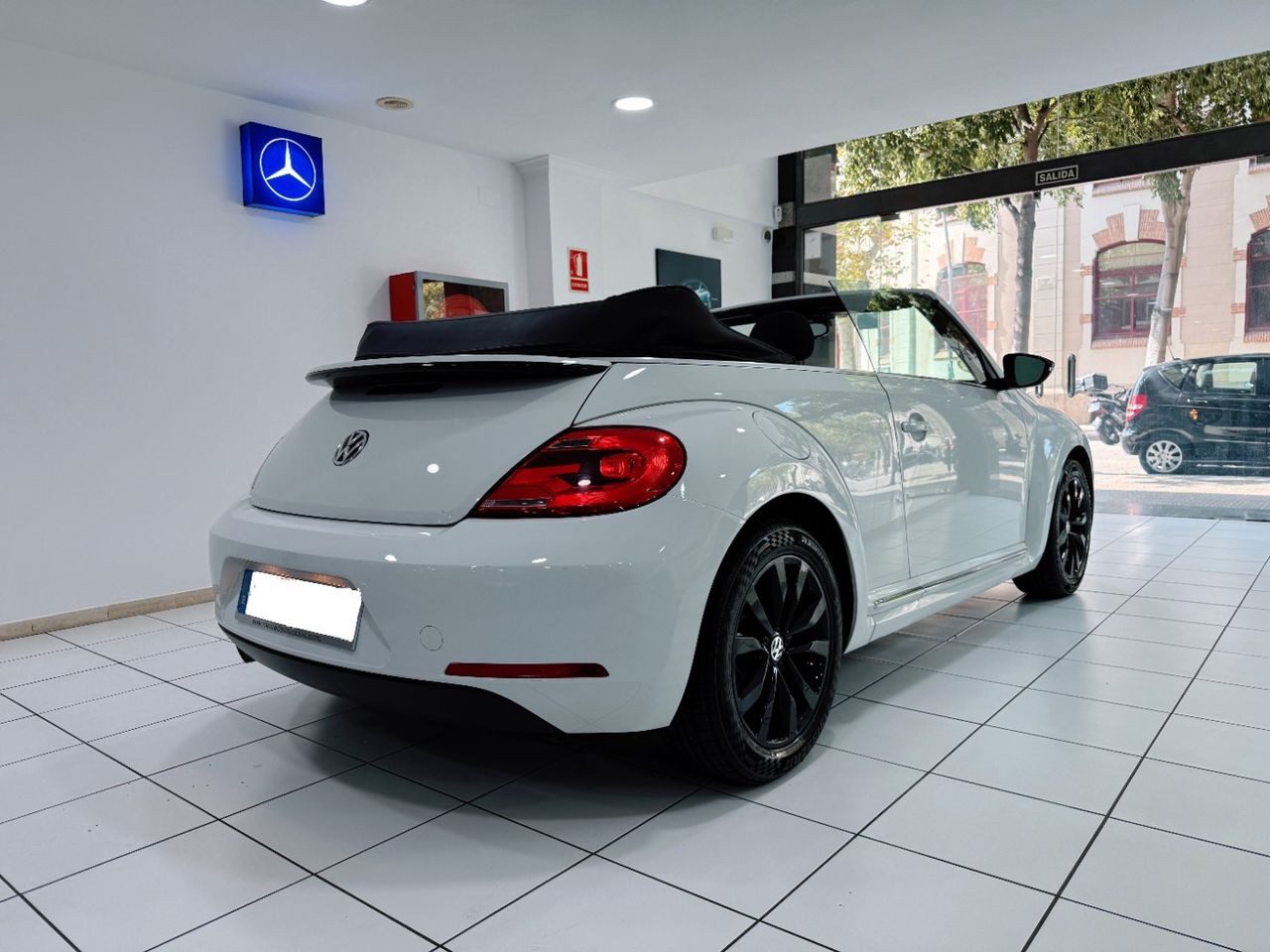 Volkswagen Beetle 2.0 TDI   - Foto 17