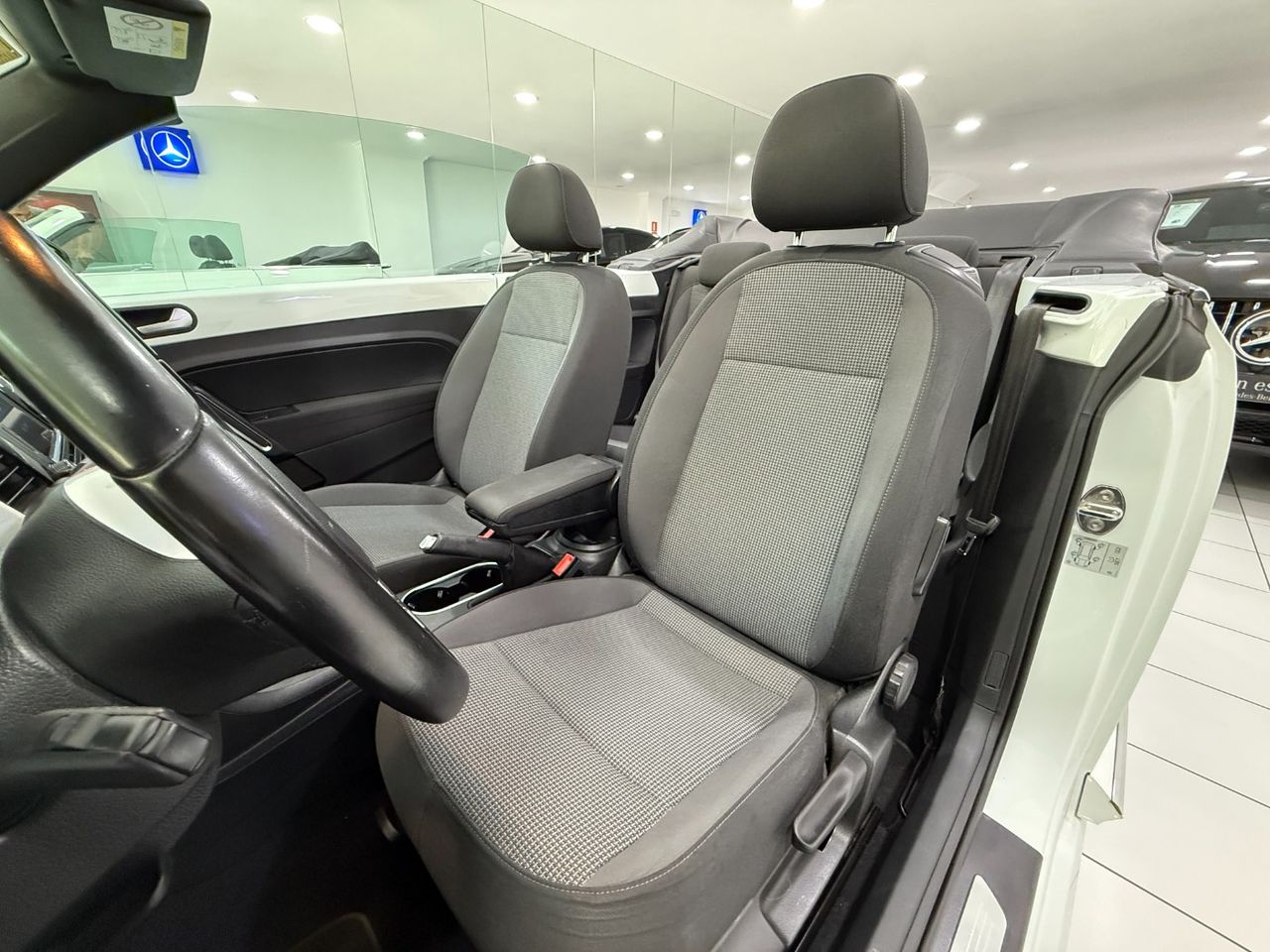 Volkswagen Beetle 2.0 TDI   - Foto 12