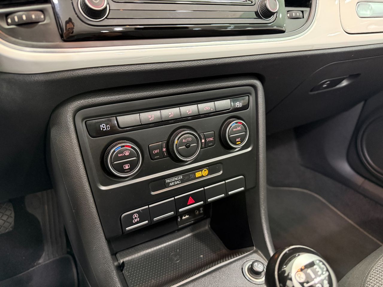 Volkswagen Beetle 2.0 TDI   - Foto 8