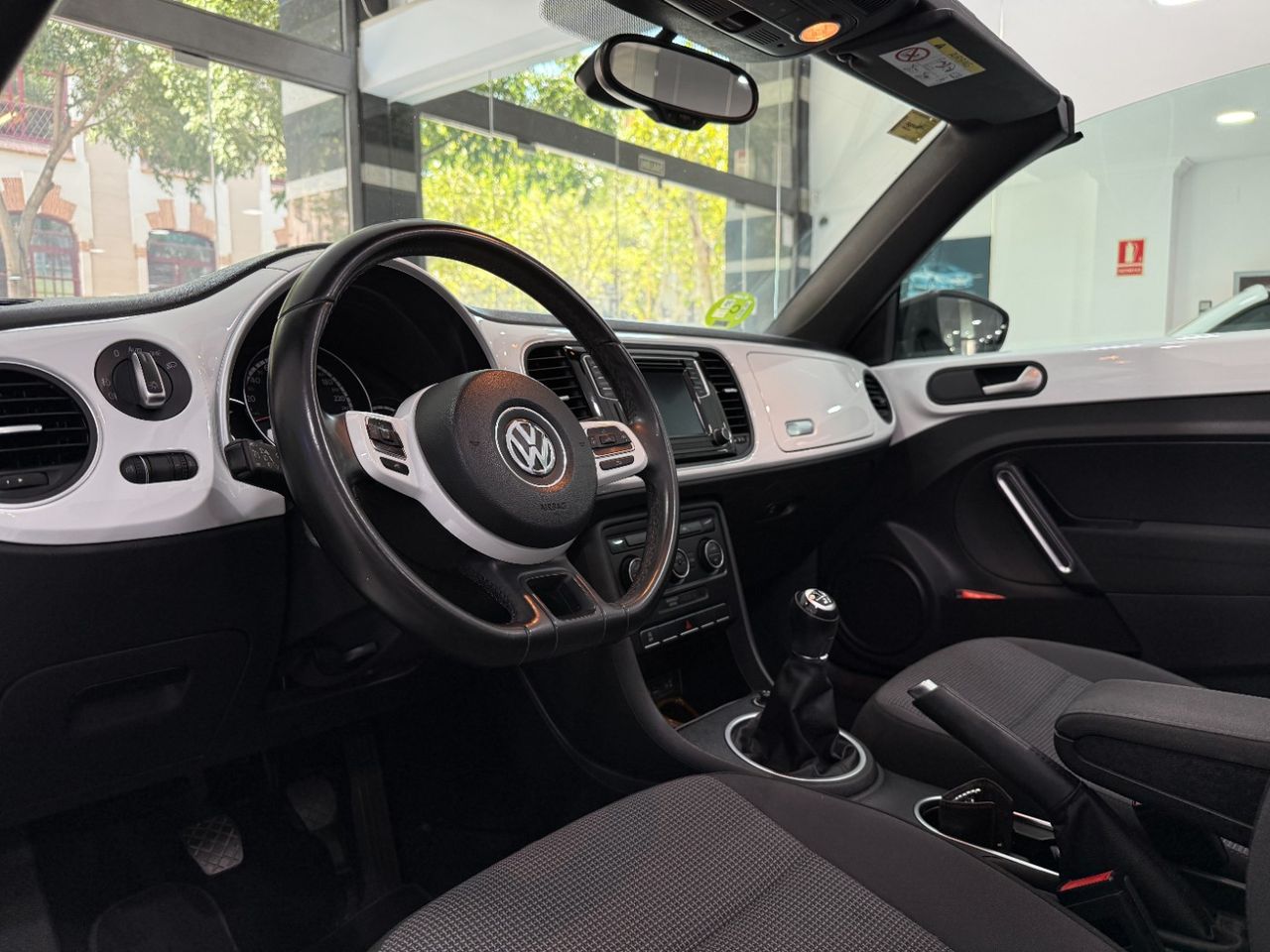 Volkswagen Beetle 2.0 TDI   - Foto 4