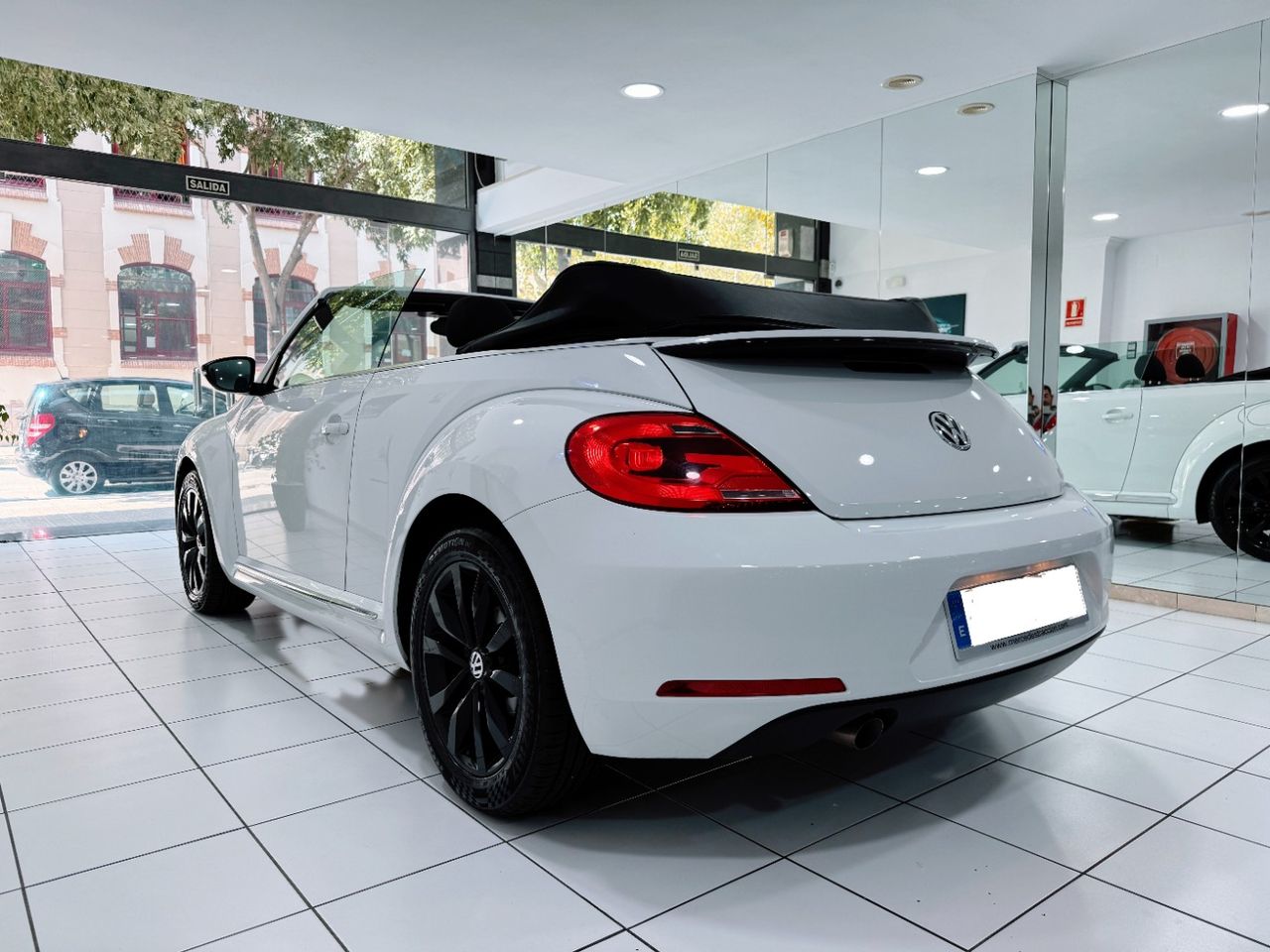 Volkswagen Beetle 2.0 TDI   - Foto 18
