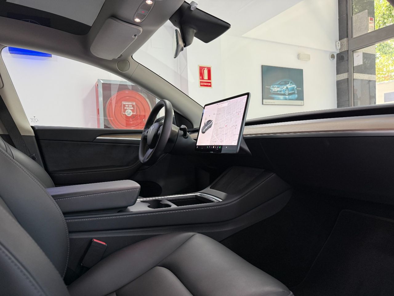 Tesla Model Y Gran autonomía Tracción integral  - Foto 11